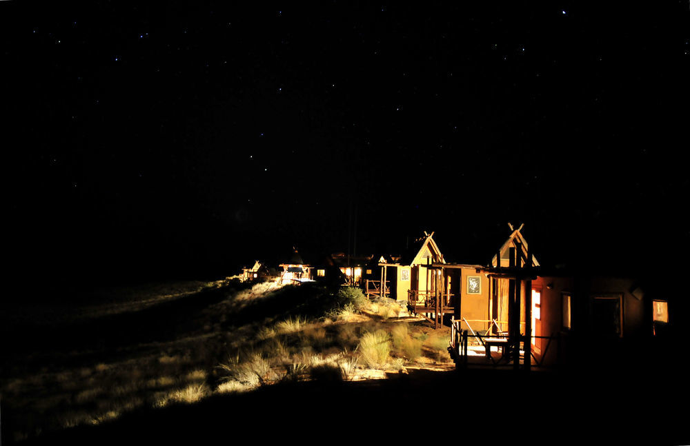 Xaus Lodge Twee Rivieren Экстерьер фото