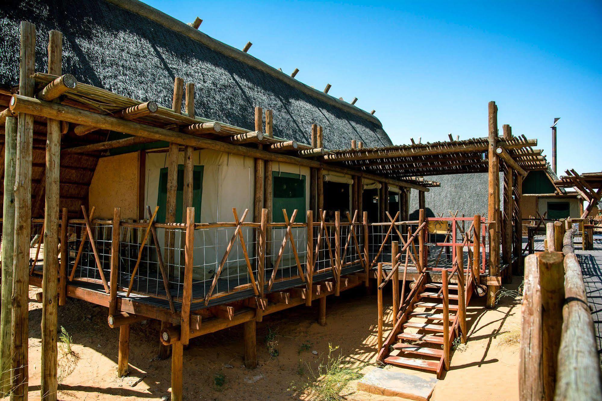 Xaus Lodge Twee Rivieren Экстерьер фото