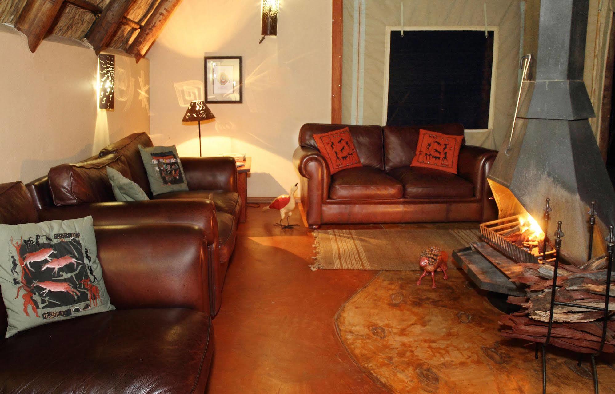 Xaus Lodge Twee Rivieren Экстерьер фото